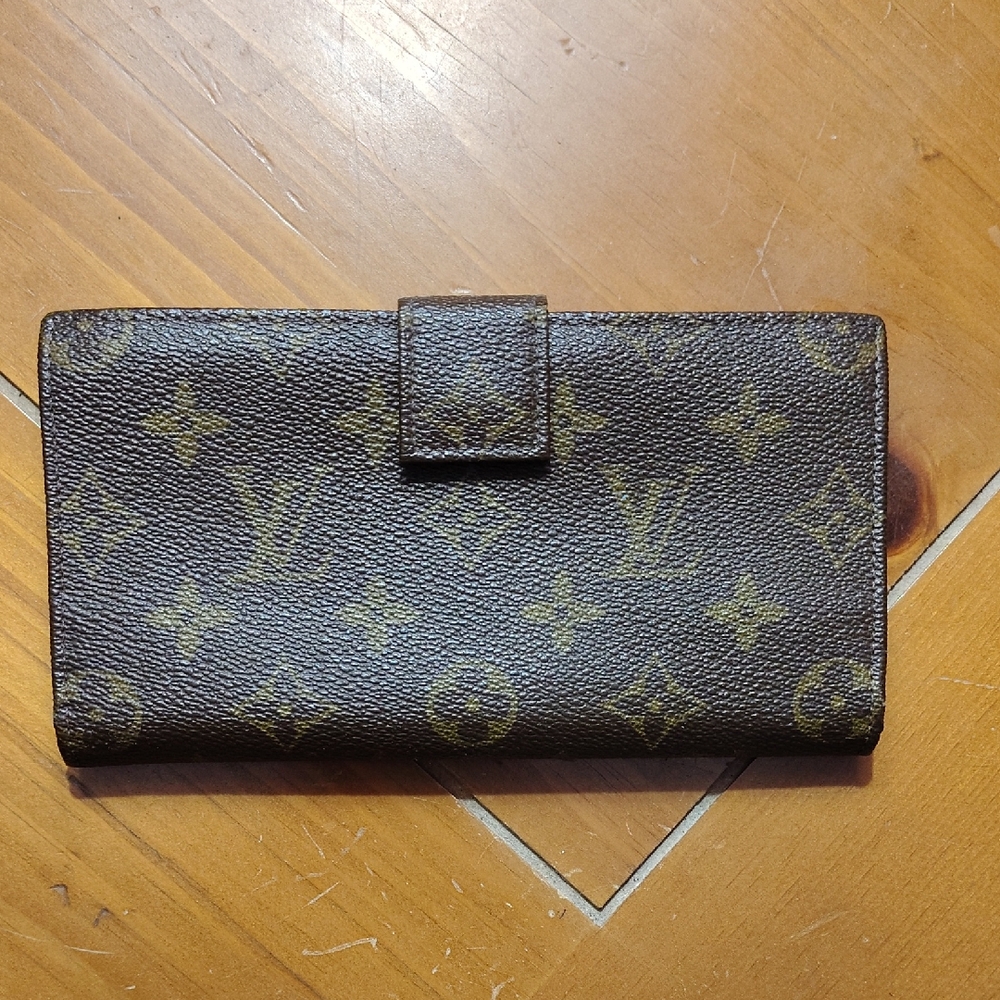 Louis Vuitton Classic Monogram Key Holder